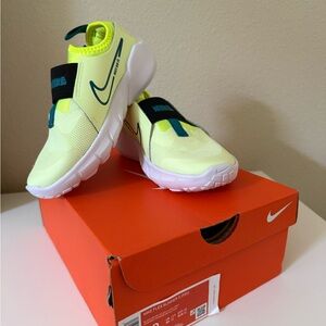 Boys Nike flex runner 2 size 13c New in box